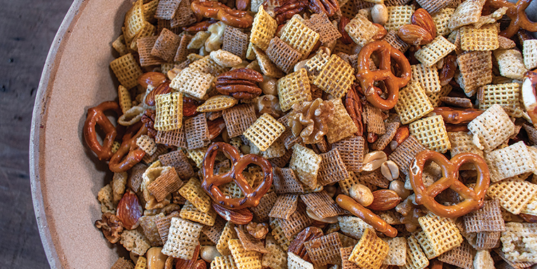 04-2snack-mix-chex-pretzels.jpg (460 KB)